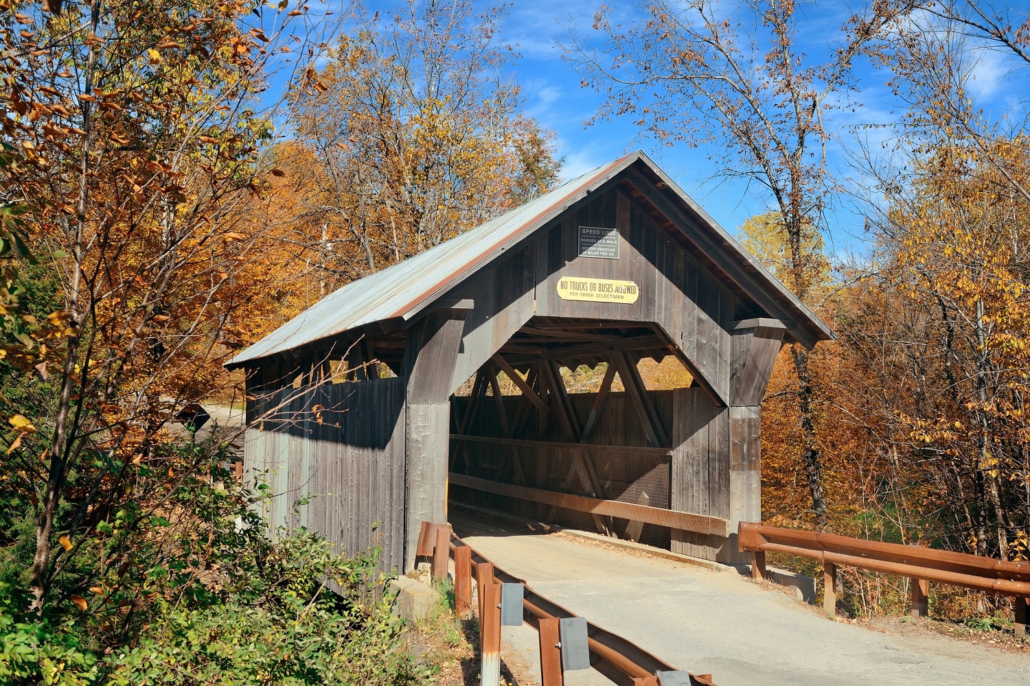 Lincoln Covered Bridge, West Woodstock, Vermont загрузить