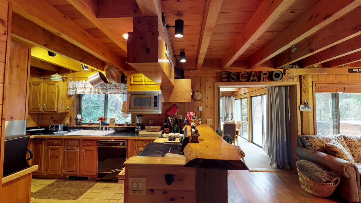 Picture of the Kitchen from one of our Killington Ski in Ski Out Rentals.
